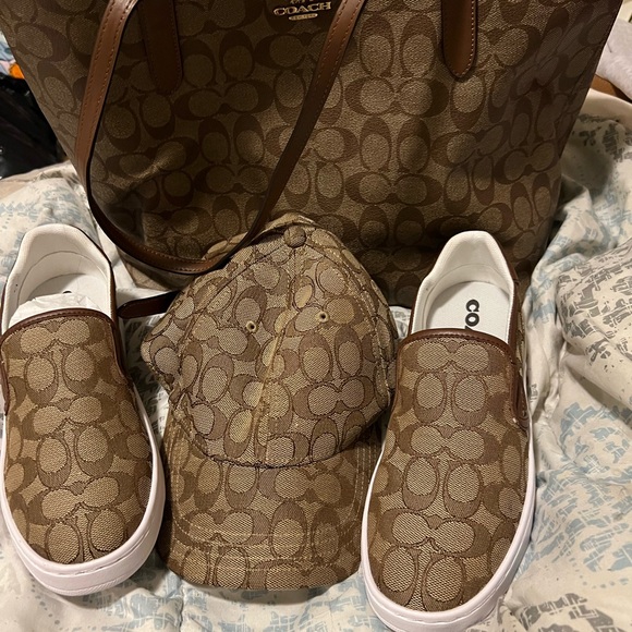 Coach set - Picture 12 of 12